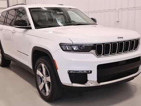 Used 2021 Jeep Grand Cherokee L Limited AWD/4WD image 4