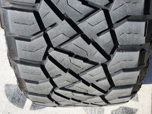 Used 2024 Toyota Tundra Limited w/ Power Package image 12