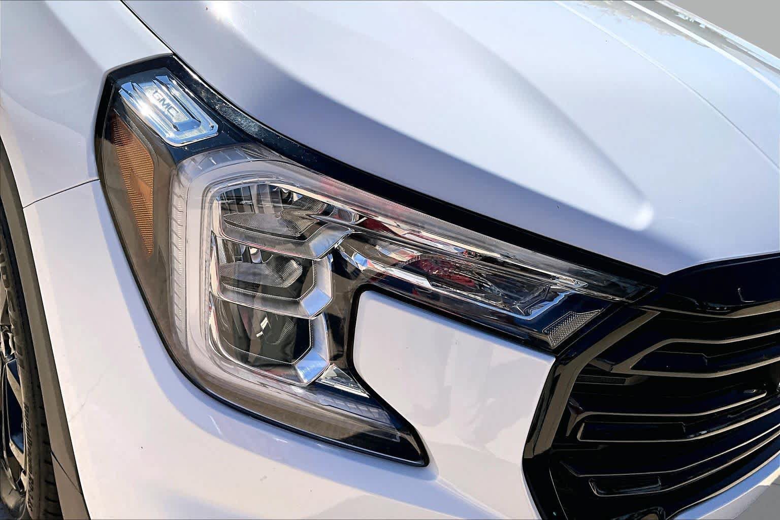 Used 2022 GMC Terrain SLE w/ Driver Convenience Package FWD image 15