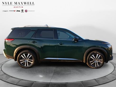 Used 2024 Nissan Pathfinder Platinum w/ Cargo Package FWD image 17