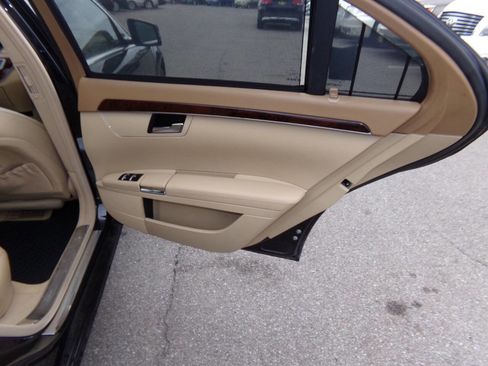Used 2011 Mercedes-Benz S 550 4MATIC image 26