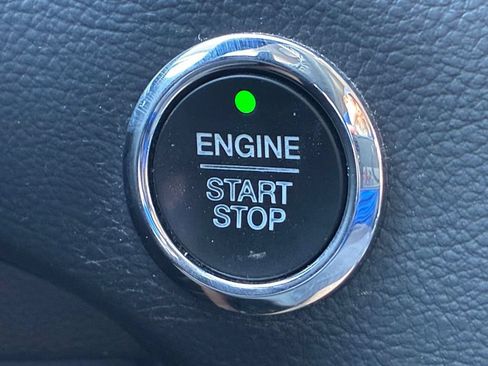 Used 2018 Ford Edge SEL w/ Equipment Group 201A AWD/4WD image 52