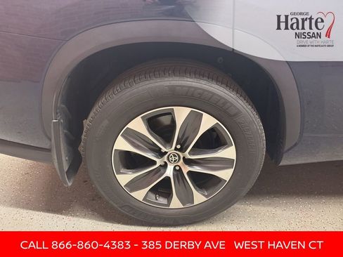 Used 2021 Toyota Highlander XLE image 51