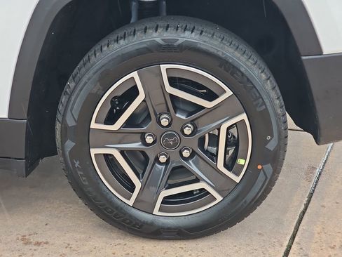 New 2026 Jeep Cherokee Limited image 37