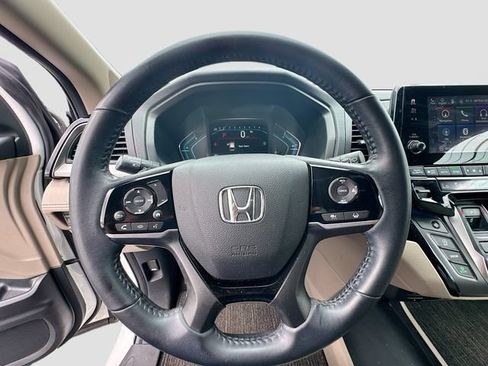 Used 2023 Honda Odyssey Touring image 14