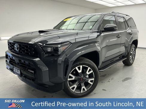Used 2025 Toyota 4Runner Limited image 1
