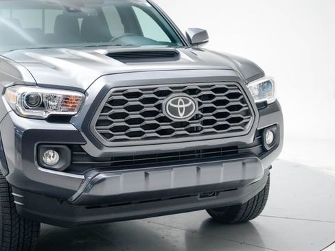 Used 2021 Toyota Tacoma TRD Sport AWD/4WD image 9