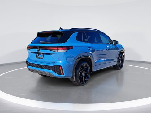 New 2026 Volkswagen Tiguan SE R-Line image 3