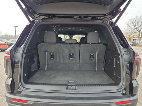 Certified 2024 Chevrolet Traverse LS w/ Midnight/Sport Edition image 34