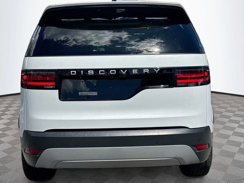 Used 2025 Land Rover Discovery S image 7
