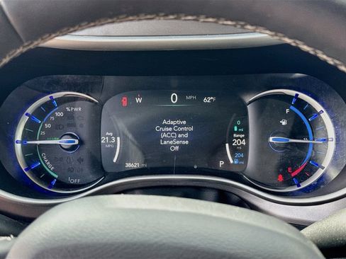 Used 2024 Chrysler Pacifica Limited FWD image 10