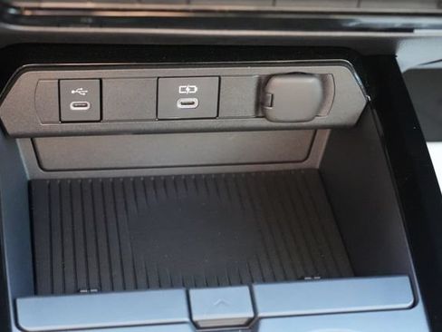 Used 2026 Toyota Prius Plug-In Hybrid FWD image 35