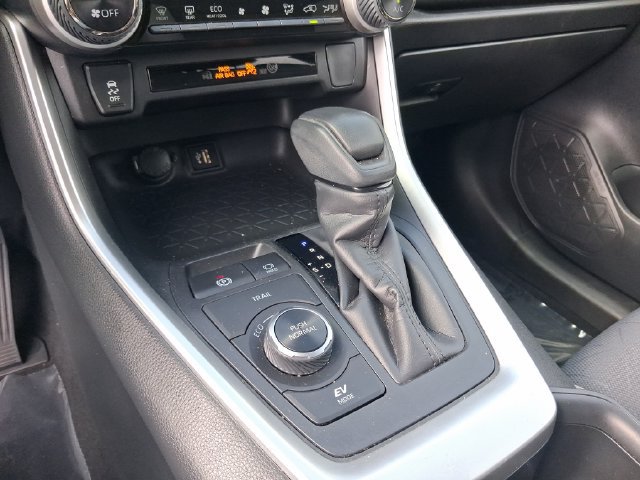 Used 2025 Toyota RAV4 XLE AWD/4WD image 20