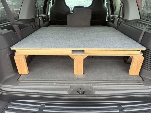 Used 2005 Ford Expedition XLT image 16