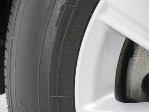 Used 2012 Toyota Highlander FWD w/ Tech Pkg image 27