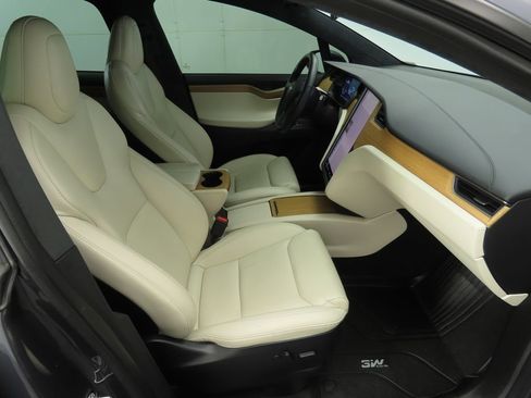 Used 2021 Tesla Model X Performance image 20