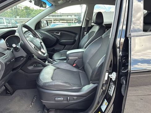 Used 2015 Hyundai Tucson GLS w/ Option Group 02 FWD image 23