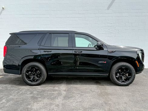 Certified 2025 GMC Yukon AT4 w/ AT4 Premium Package AWD/4WD image 5