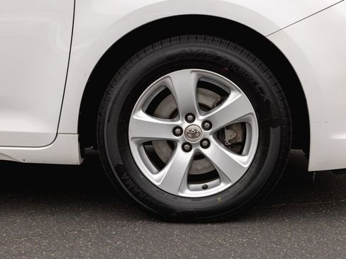 Used 2017 Toyota Sienna LE FWD image 4