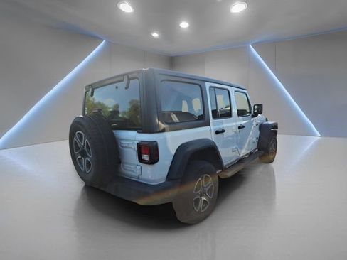 Used 2022 Jeep Wrangler Unlimited Sport AWD/4WD image 2