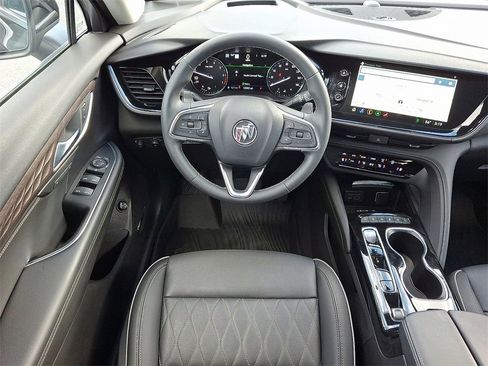 Used 2023 Buick Envision Avenir image 12