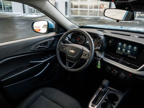 New 2026 Chevrolet Trax LS w/ LS Convenience Package FWD image 13