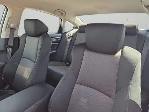 Used 2022 Honda Accord LX image 10