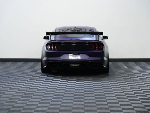 Used 2018 Ford Mustang GT Premium w/ GT Performance Package RWD image 7
