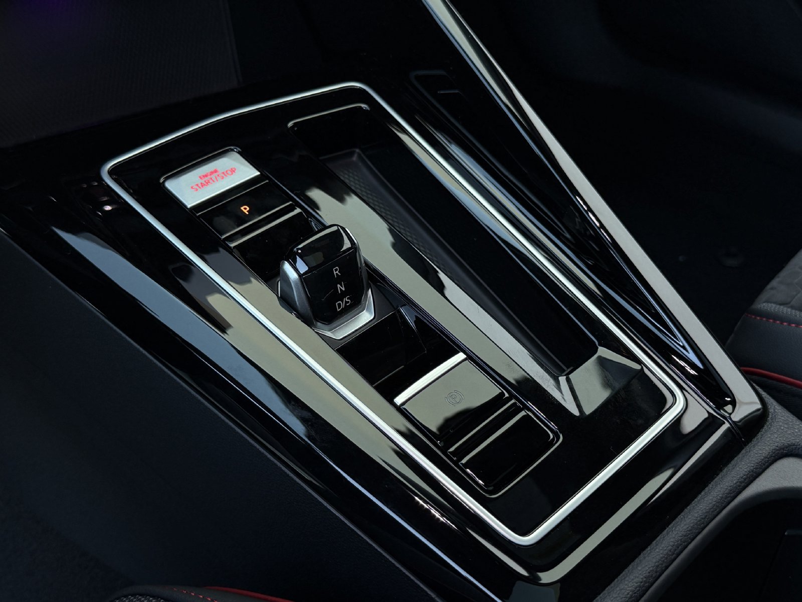 New 2026 Volkswagen GTI SE FWD image 16