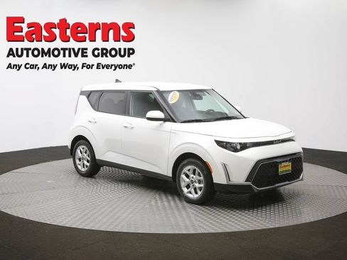 Used 2024 Kia Soul LX w/ Option Group 015 FWD image 48