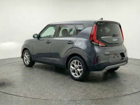 Used 2025 Kia Soul LX w/ LX Technology Package FWD image 6
