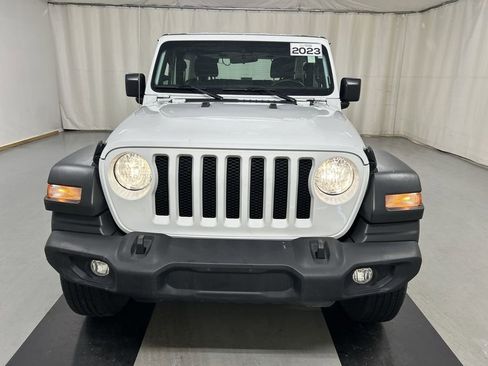 Used 2023 Jeep Wrangler Sport AWD/4WD image 3
