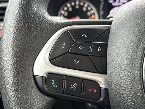 Used 2019 Jeep Renegade Sport image 15