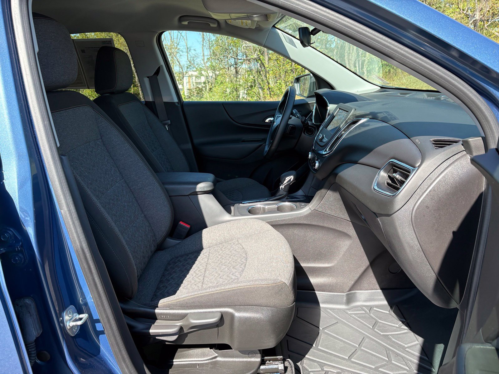 Used 2024 Chevrolet Equinox LT FWD image 27