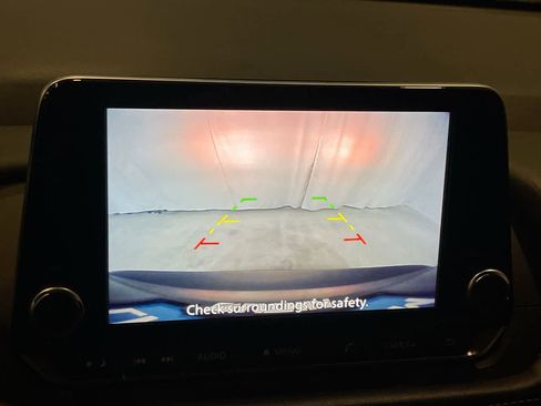 Used 2024 Nissan Rogue S image 17