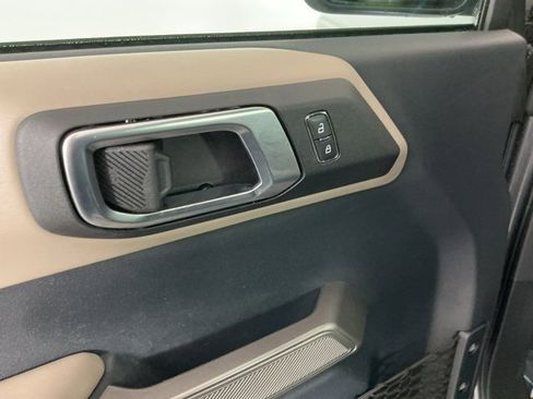 Used 2022 Ford Bronco Wildtrak image 15