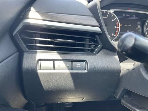 Used 2024 Nissan Altima 2.5 SV FWD image 17