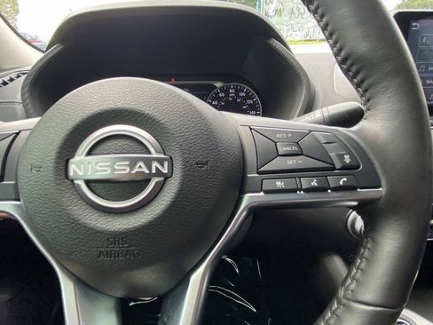 Used 2025 Nissan Sentra SV w/ All-Weather Package FWD image 33