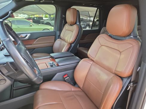 Used 2023 Lincoln Navigator Reserve AWD/4WD image 15