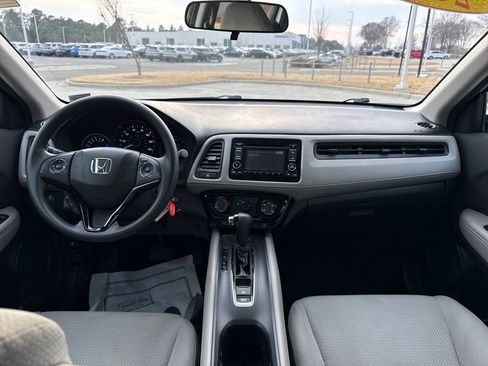 Used 2020 Honda HR-V LX image 16