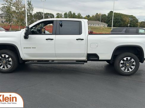 Used 2023 Chevrolet Silverado 2500 Custom w/ Snow Plow Prep/Camper Package image 4