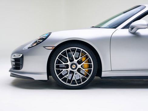 Used 2016 Porsche 911 Turbo S image 15