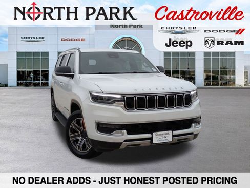 Used 2024 Jeep Wagoneer Series II w/ Flexible Seating Group image 1