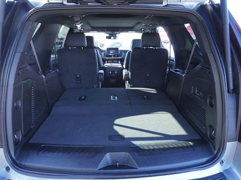 Certified 2023 GMC Yukon SLT w/ SLT Luxury Package image 8