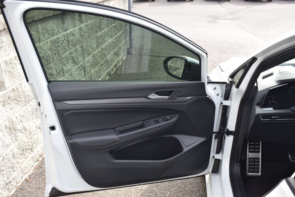 Used 2024 Volkswagen Golf R AWD/4WD image 17