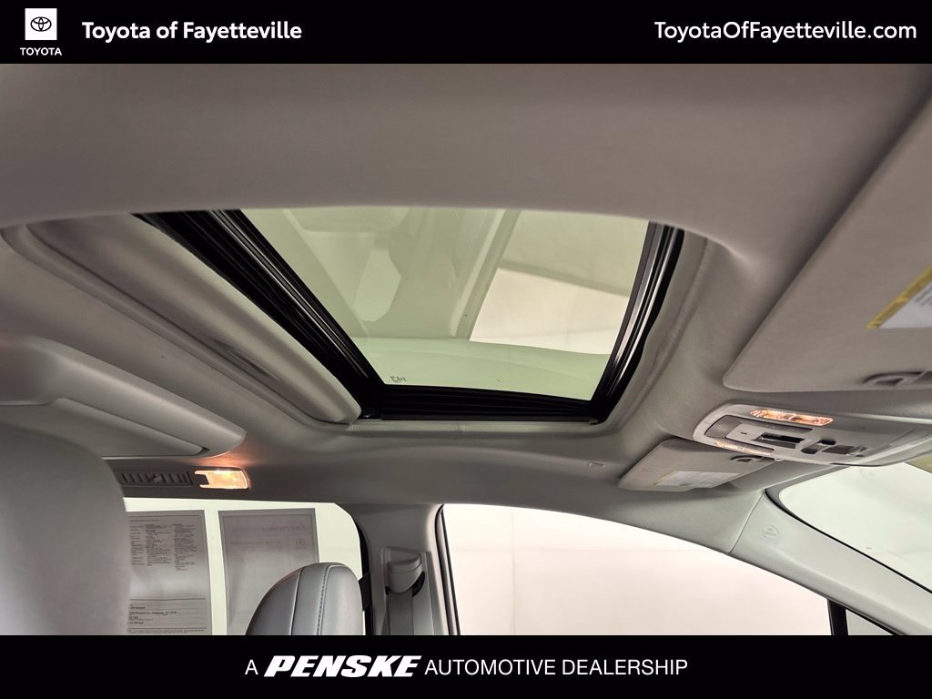 Certified 2023 Toyota Sienna Limited FWD image 12