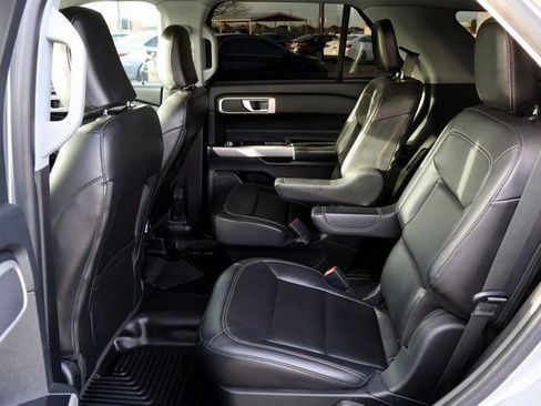 Certified 2022 Ford Explorer XLT w/ Equipment Group 202A image 27