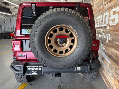 Used 2021 Jeep Wrangler Unlimited Rubicon w/ Trailer Tow Package AWD/4WD image 15