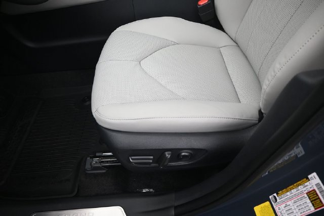 New 2026 Toyota Grand Highlander FWD image 11