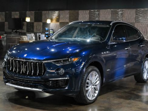 Used 2019 Maserati Levante GranLusso image 7